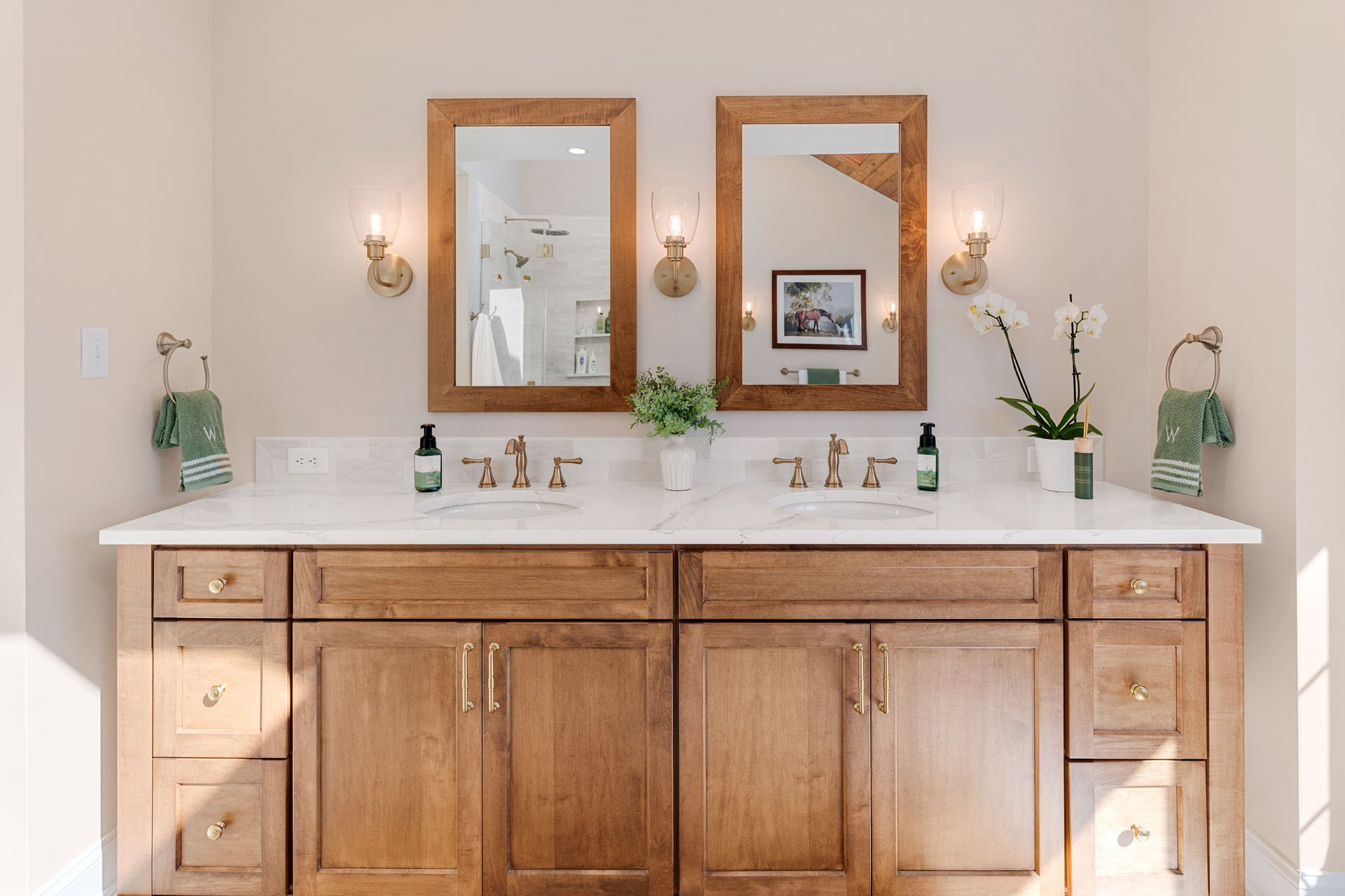 Fresh & Elegant Eagleville Primary Bathroom