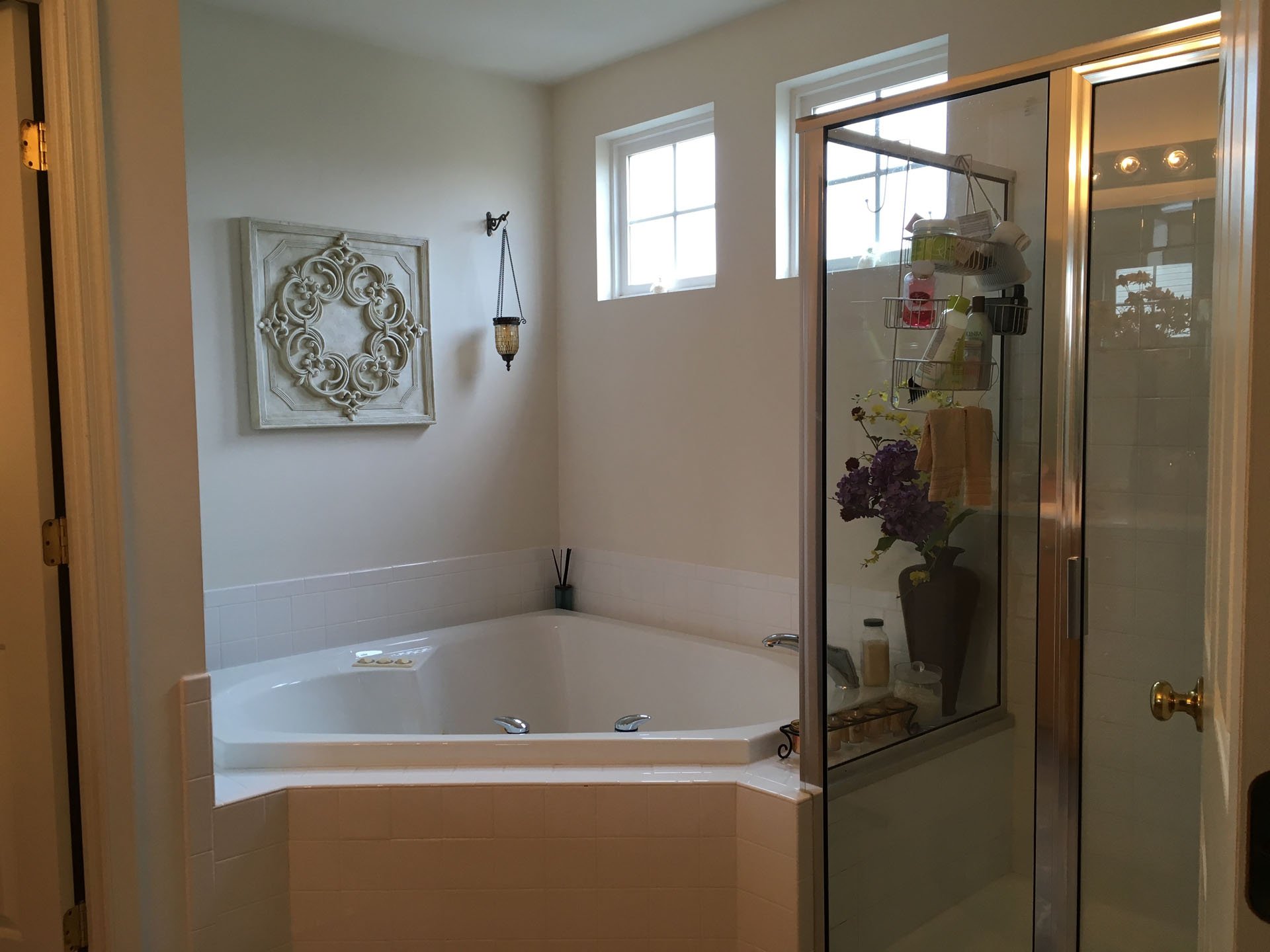 Harleysville bathroom before remodel