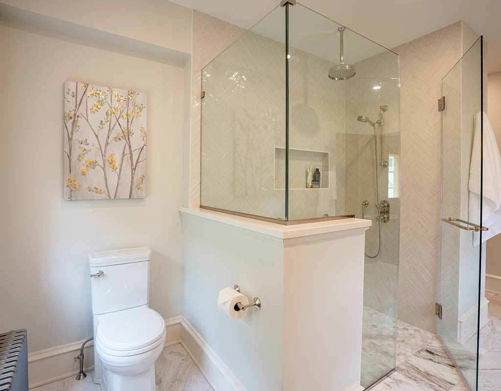 Before and After: Exploring Pre- & Post-Pandemic Bathroom Trends 1 Curbless Shower